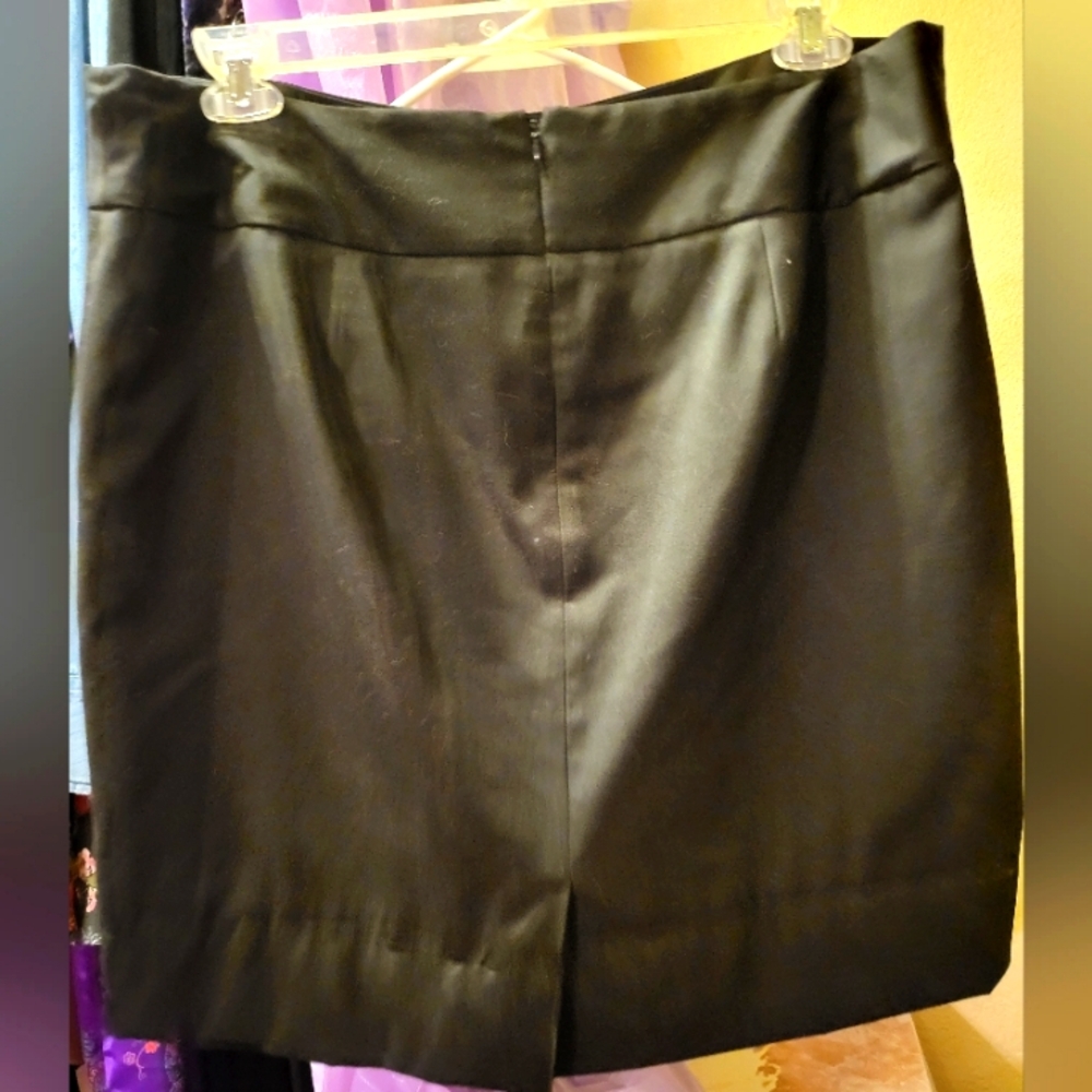Short Black skirt